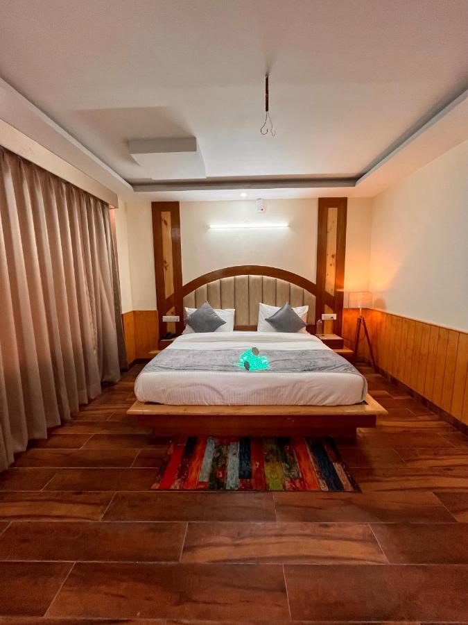 Le Green Resort, Mall Road Manali Ngoại thất bức ảnh