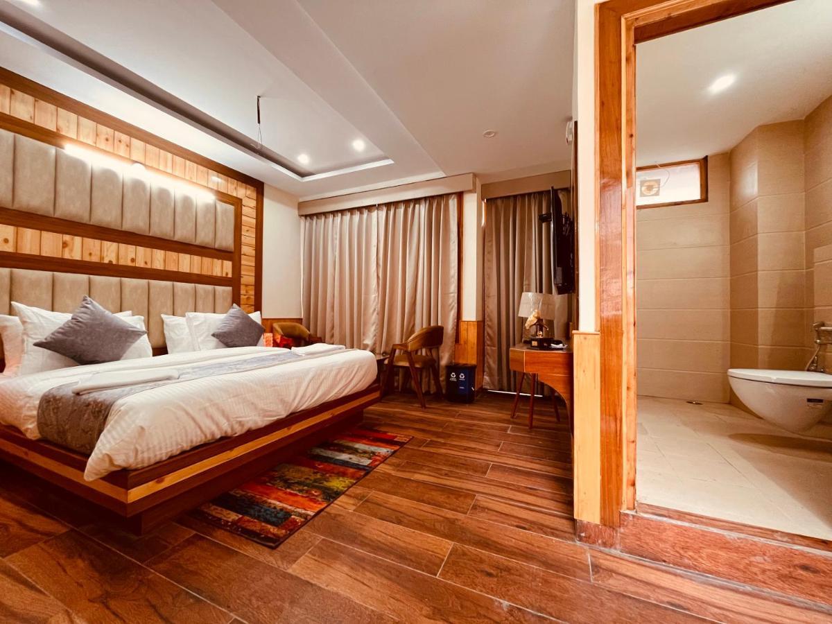Le Green Resort, Mall Road Manali Ngoại thất bức ảnh