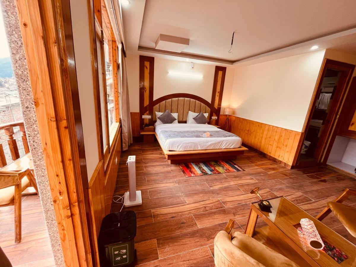 Le Green Resort, Mall Road Manali Ngoại thất bức ảnh