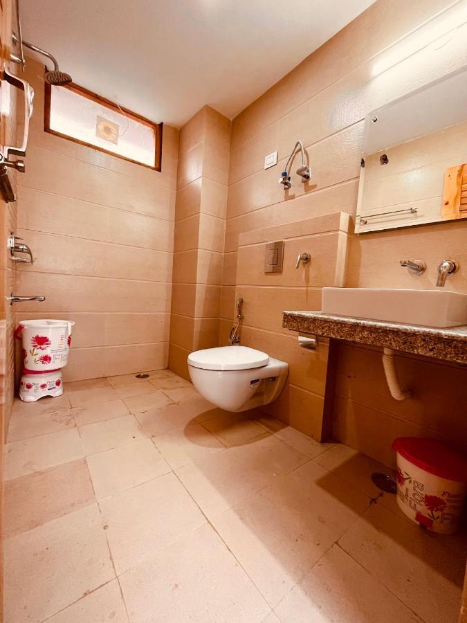 Le Green Resort, Mall Road Manali Ngoại thất bức ảnh